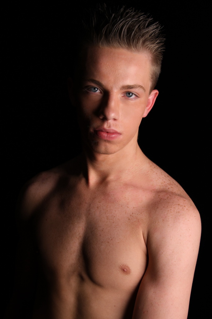 Marek Hot Twink Jacking Off And Posing Naked